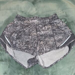 Women's Lululemon Hotty Hot Shorts 2.5”